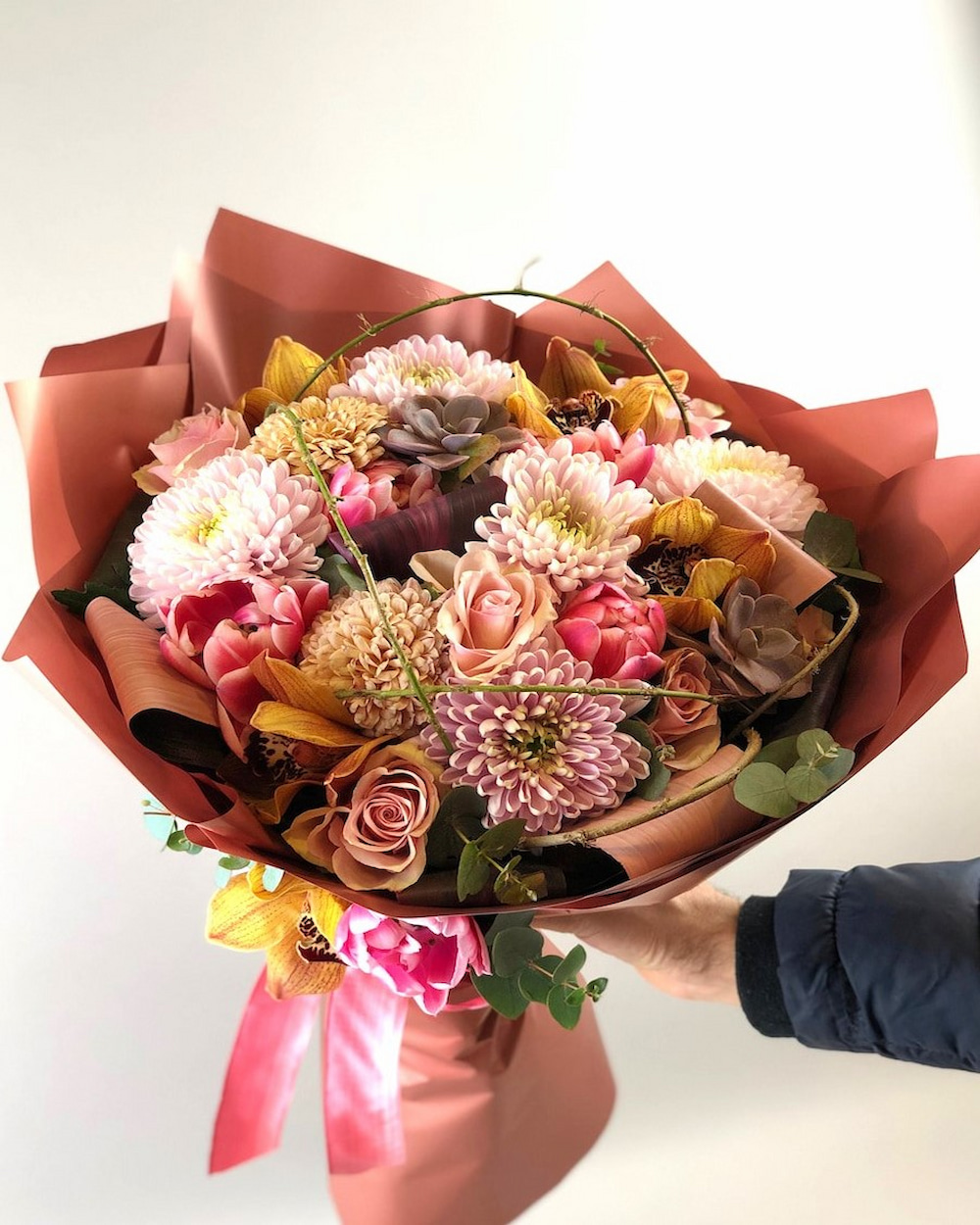 Laleli Anastezia Sukulentli Buket Serisi