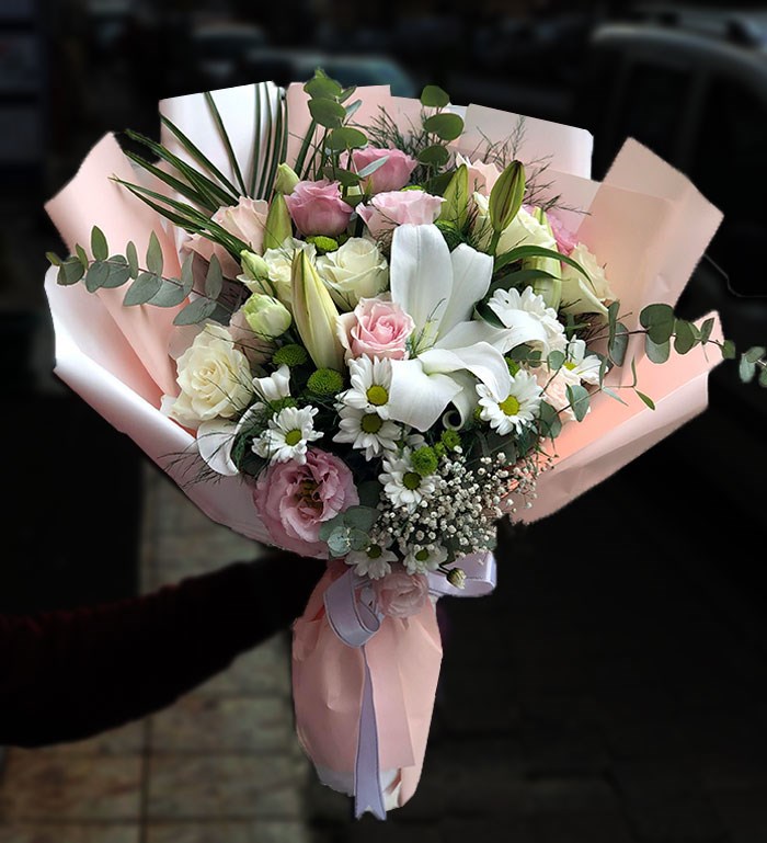 Lilyum Mevsim Çiçekli Buket Serisi